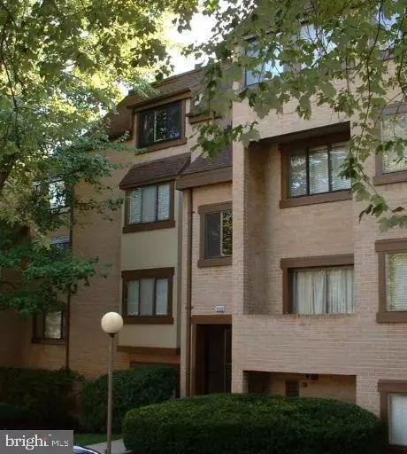 1658 PARKCREST CIR #2C/300, Reston, VA 20190