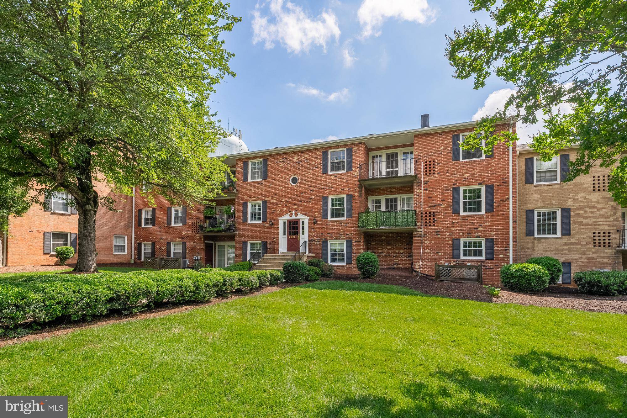 Fairfax, VA 22031,3975 LYNDHURST DR #103
