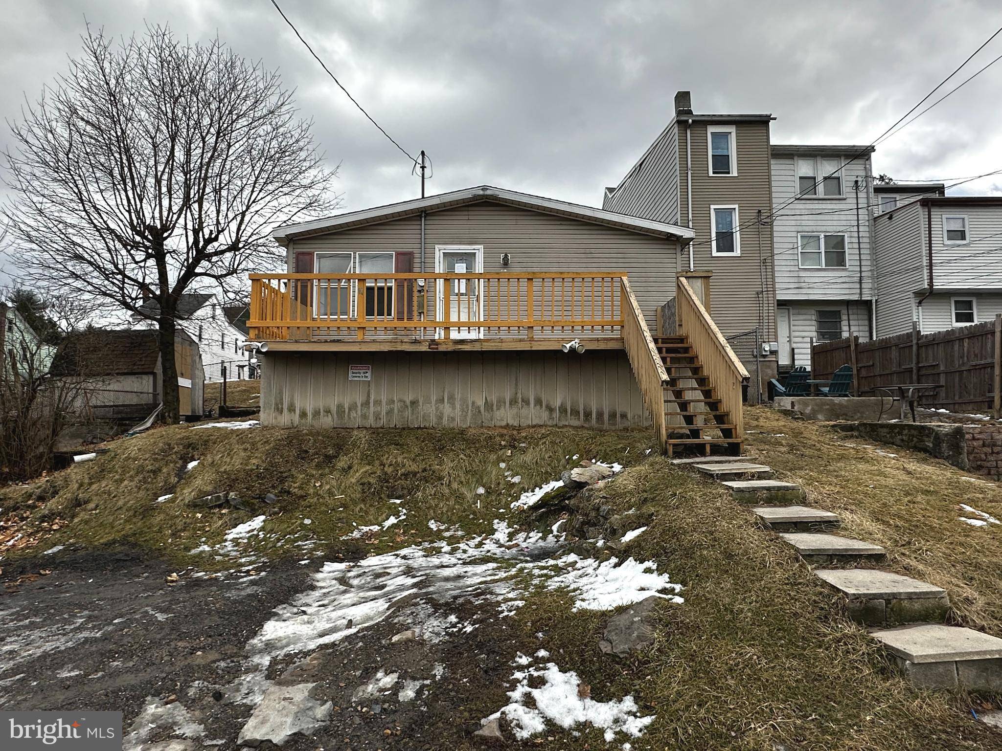 Ashland, PA 17921,1607 W WALNUT ST