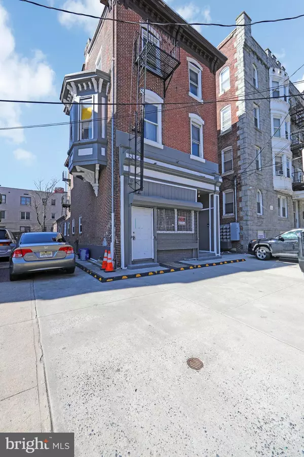 Camden, NJ 08102,119 N 3RD ST