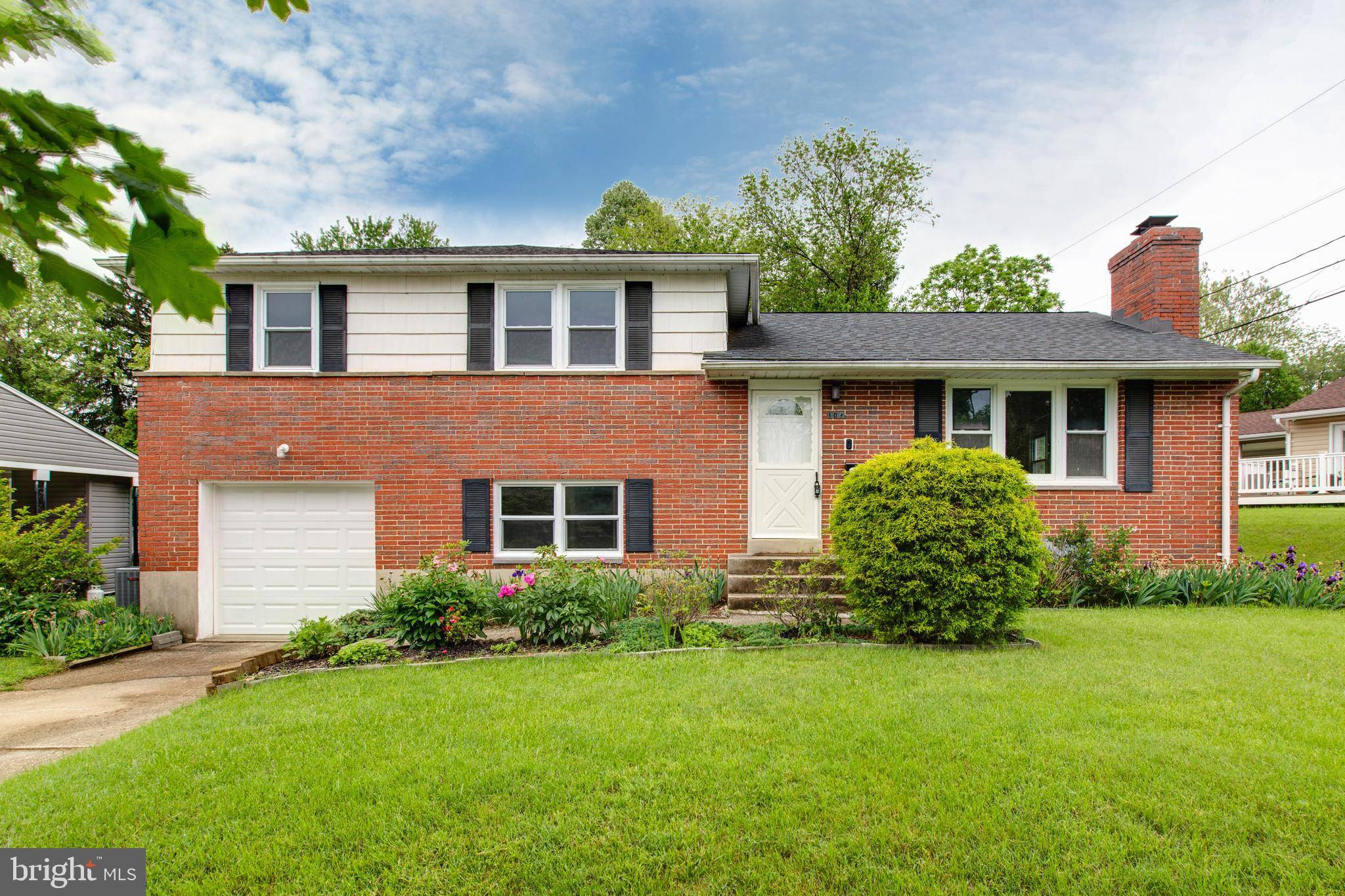 Lutherville Timonium, MD 21093,104 HOLLOW BROOK RD