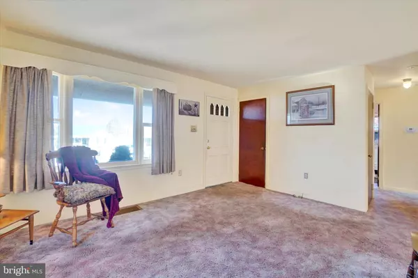 Mount Wolf, PA 17347,35 S 7TH ST