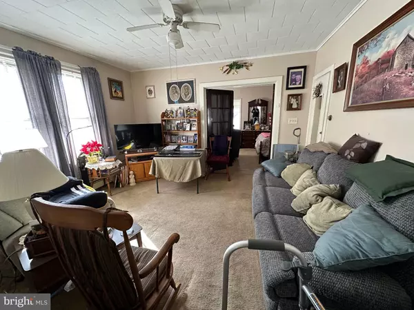 Ephrata, PA 17522,16 E KING ST