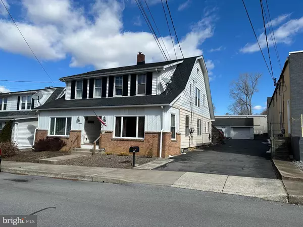 16 E KING ST, Ephrata, PA 17522