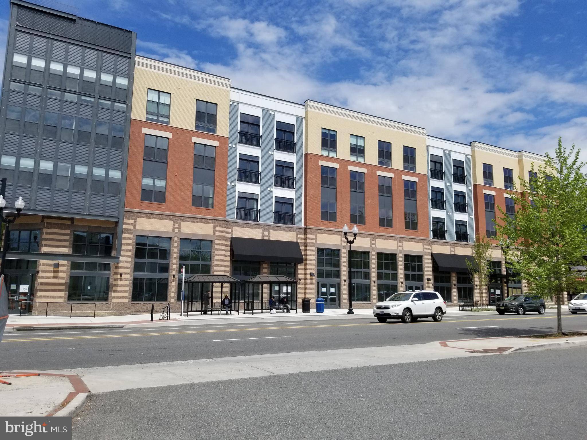 Arlington, VA 22204,989 S BUCHANAN ST #208
