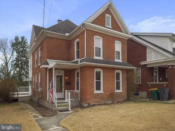 237 6TH ST W, Waynesboro, PA 17268