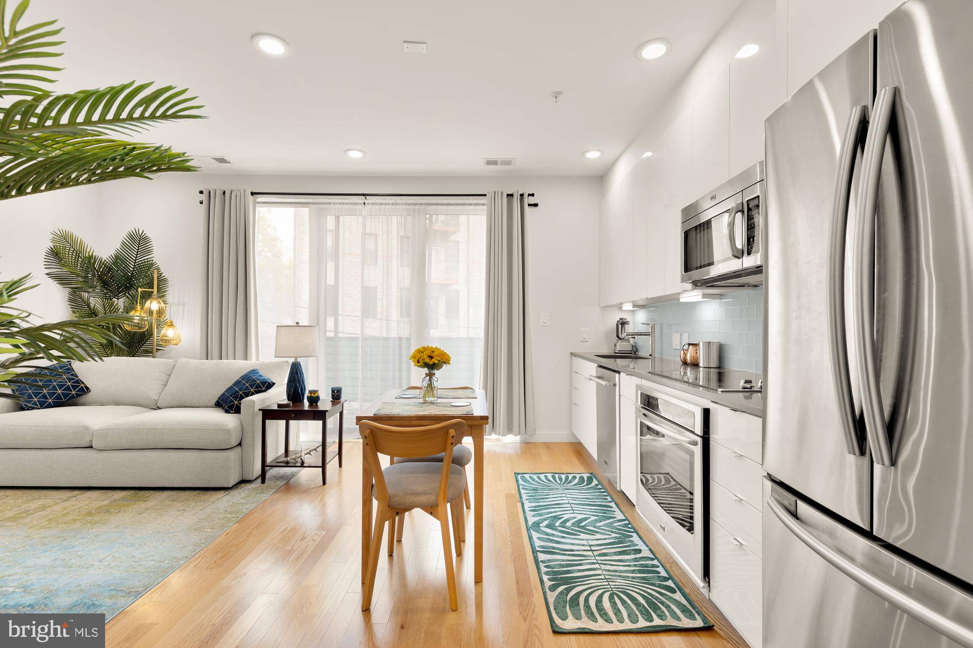 Washington, DC 20001,435 R ST NW #204