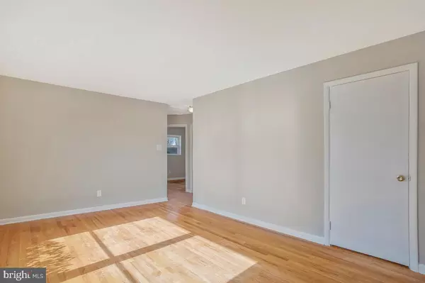 Annapolis, MD 21403,219 GARDEN GATE LN