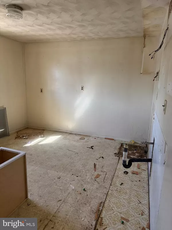 Ranson, WV 25438,122 W 4TH AVE