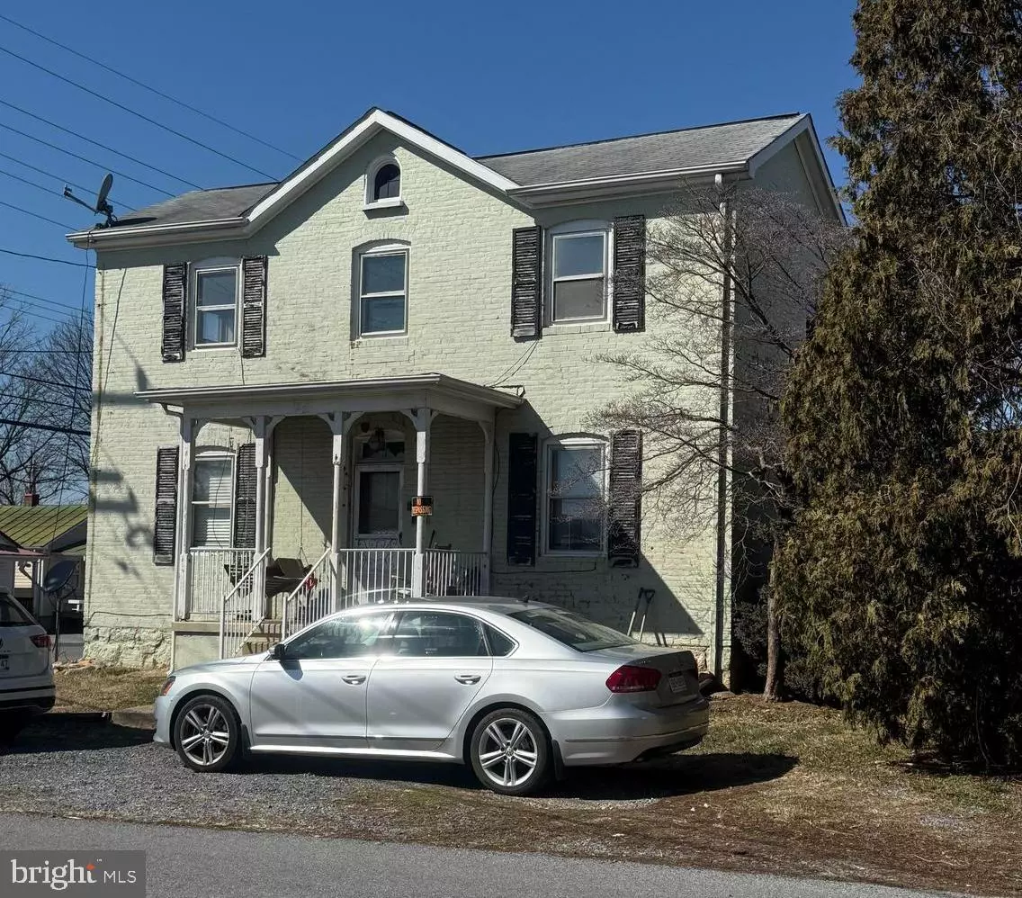 Ranson, WV 25438,122 W 4TH AVE