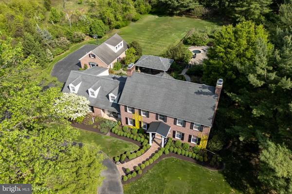 1840 APPLE TREE LN, Bethlehem, PA 18015