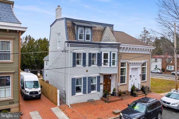 Bordentown, NJ 08505,27 FARNSWORTH AVE