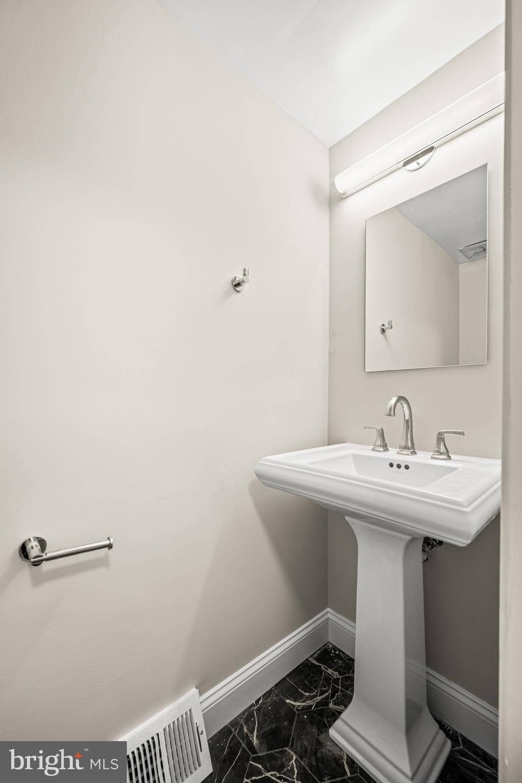 Ardmore, PA 19003,15 LLANFAIR RD #UNIT D