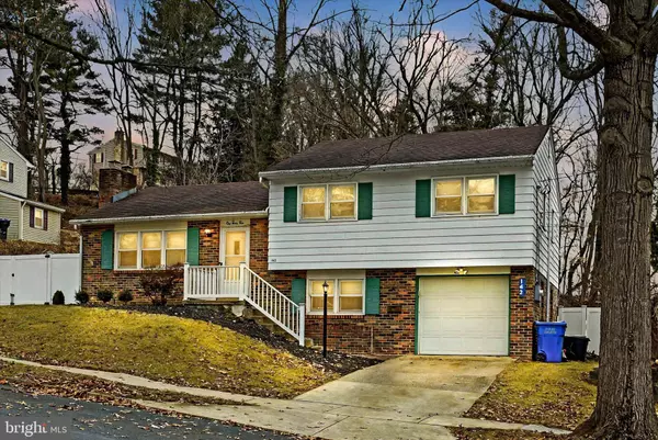 142 YELLOW BREECHES DR, Camp Hill, PA 17011