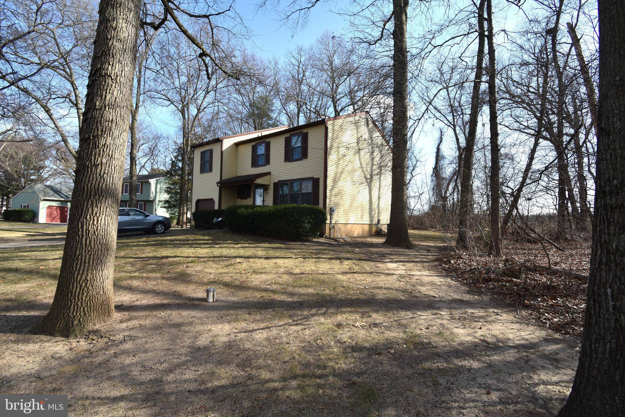Florence, NJ 08518,52 TALL TIMBER LN