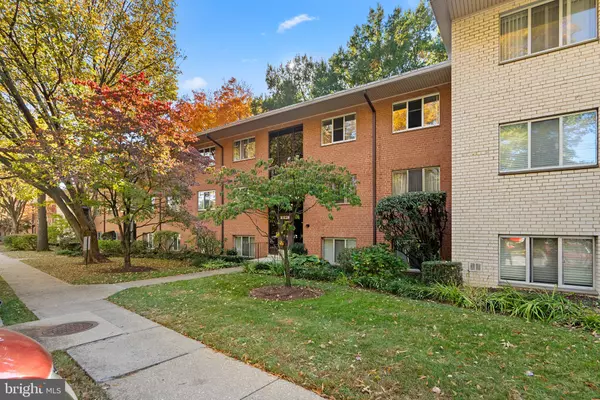 North Bethesda, MD 20852,10228 ROCKVILLE PIKE #402