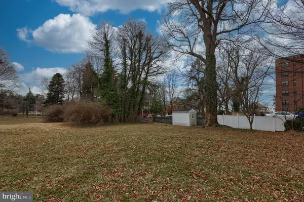 York, PA 17404,469 LINDEN AVE #13