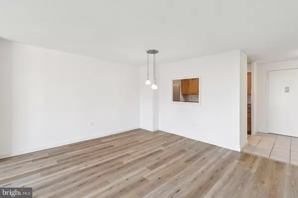 Philadelphia, PA 19102,1420 LOCUST ST #20G