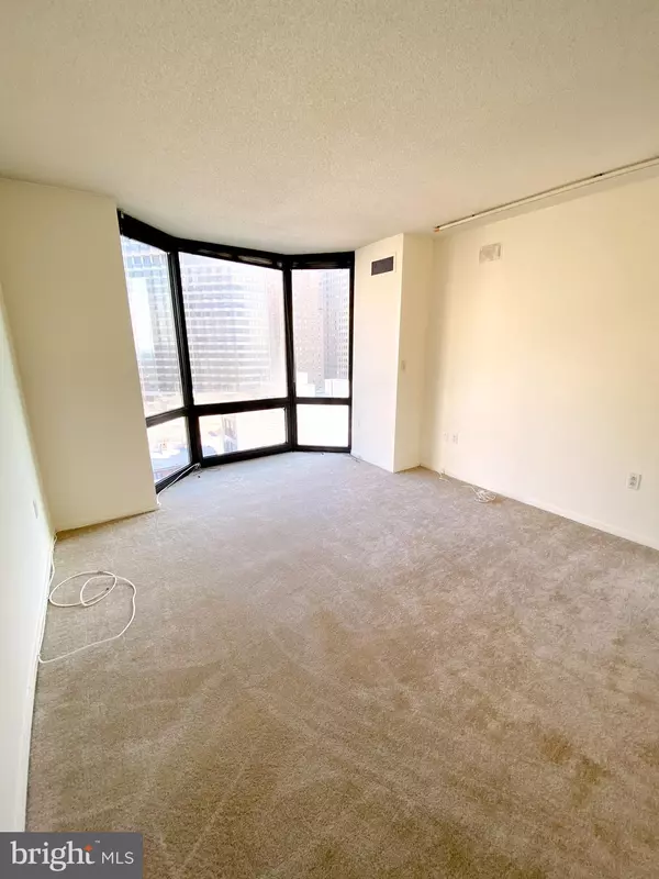 Philadelphia, PA 19103,2020 WALNUT ST #12C