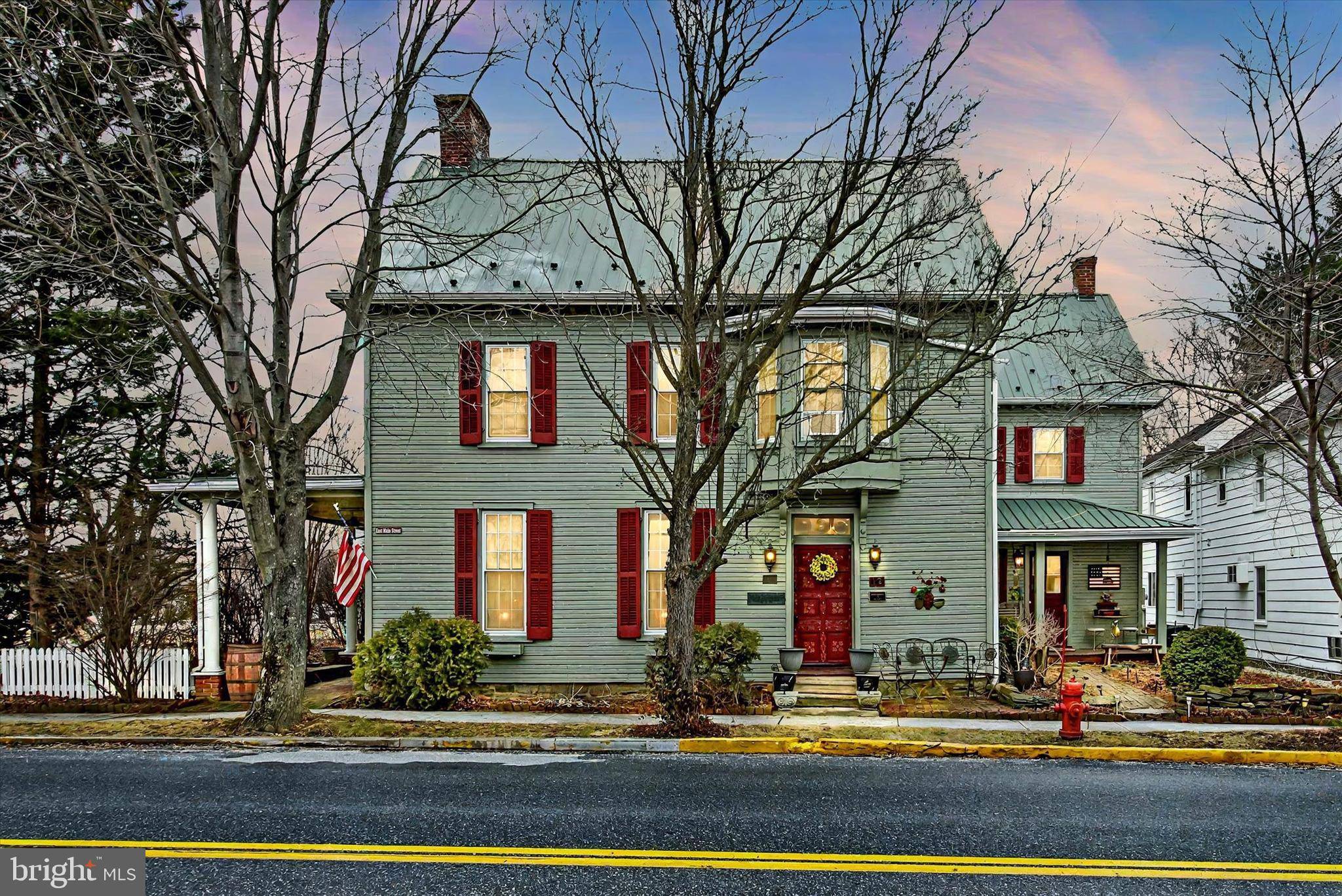 18 E MAIN ST, Fairfield, PA 17320