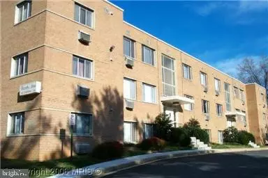 2059 N WOODSTOCK ST #306, Arlington, VA 22207