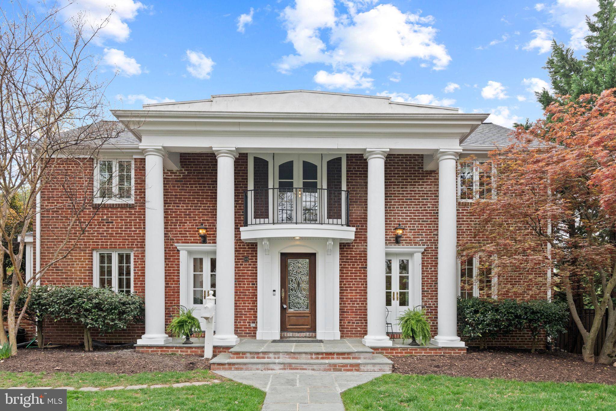 506 IVY CIR, Alexandria, VA 22302