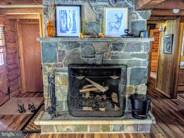 Lake Harmony, PA 18624,58 HICKORY RD