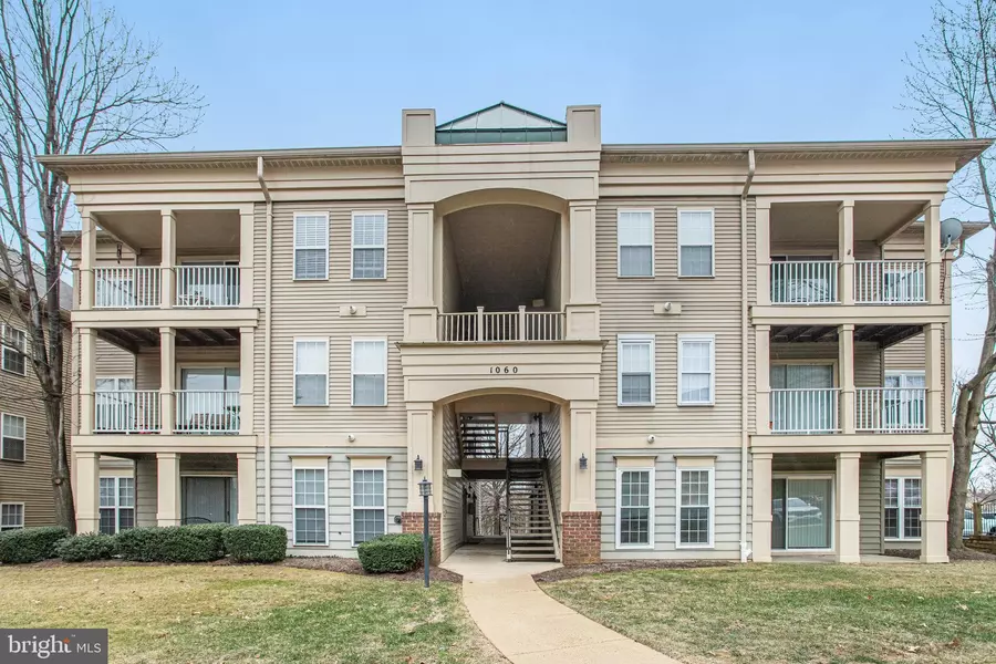 1060 GARDENVIEW LOOP #204, Woodbridge, VA 22191