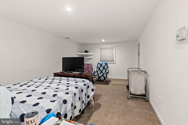 Levittown, PA 19056,2409 AVENUE E