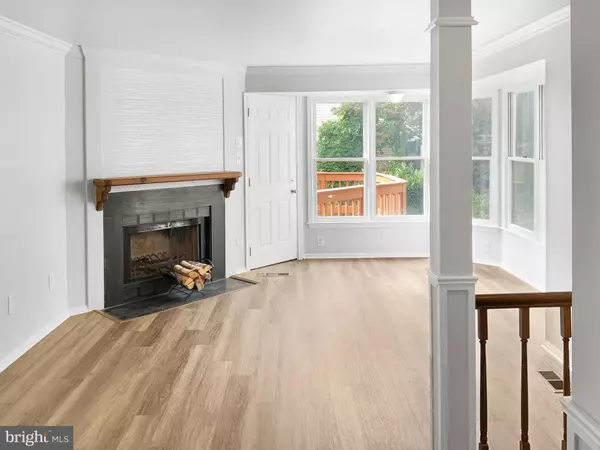 Reston, VA 20191,11184 SILENTWOOD LN