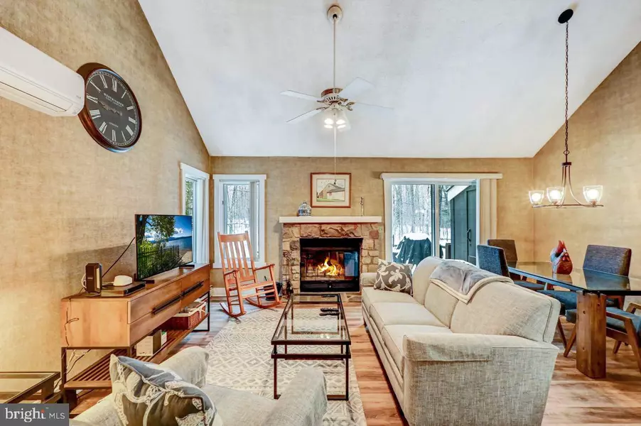 42 ALPINE, Lake Harmony, PA 18624