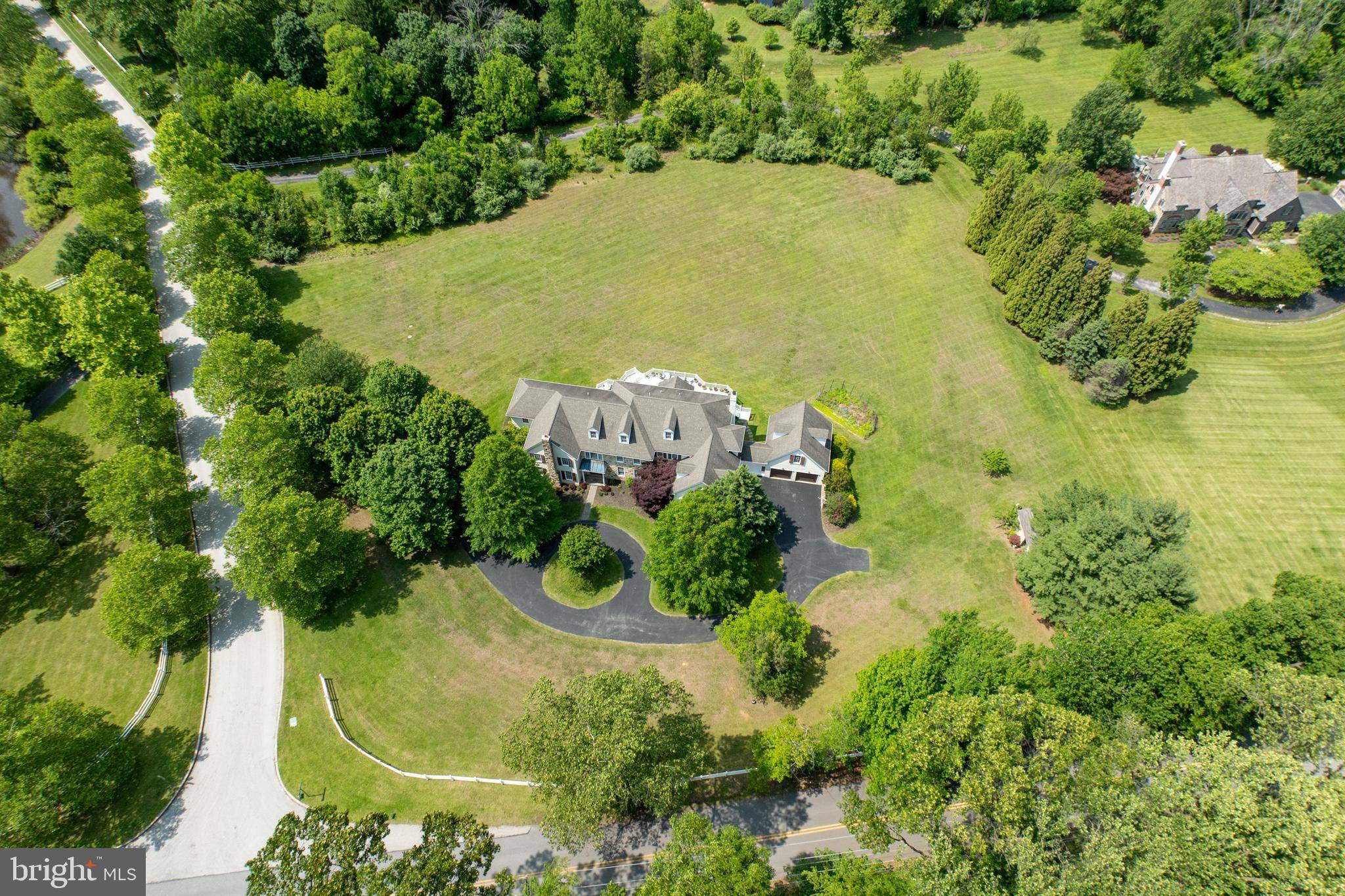 2 SPRING MEADOW FARM LN, Malvern, PA 19355
