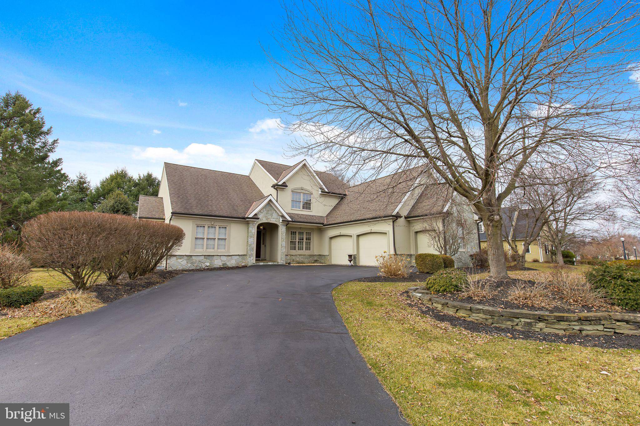 810 WOODFIELD DR,  Lititz,  PA 17543