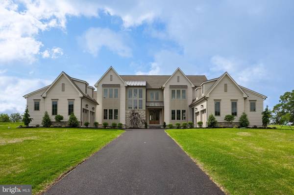 11 SAILFISH DR, Mechanicsburg, PA 17050