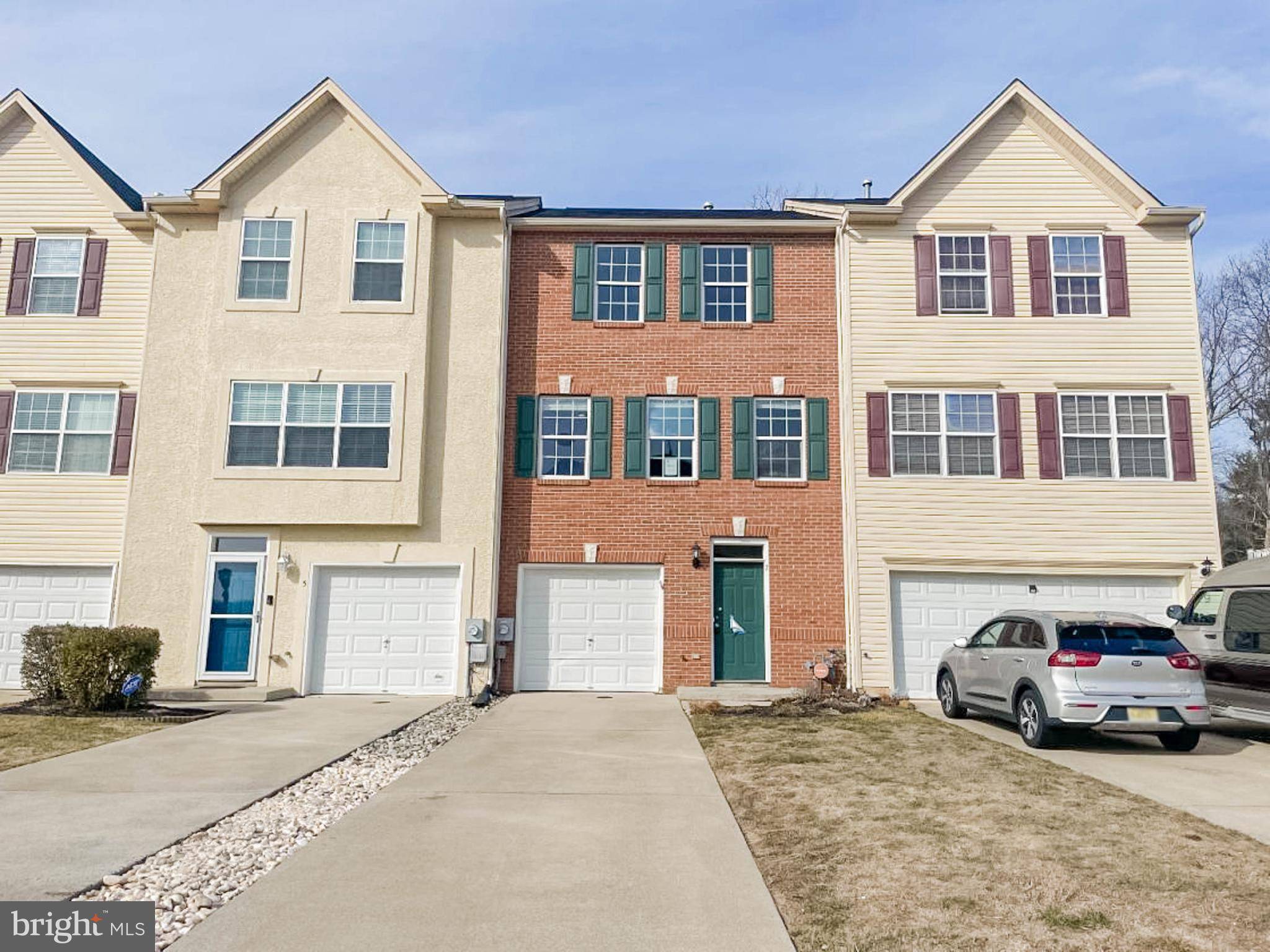 7 TAILOR LN, Sicklerville, NJ 08081