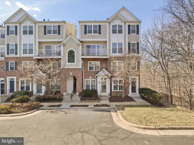 6045 TERRAPIN PL #304, Alexandria, VA 22310