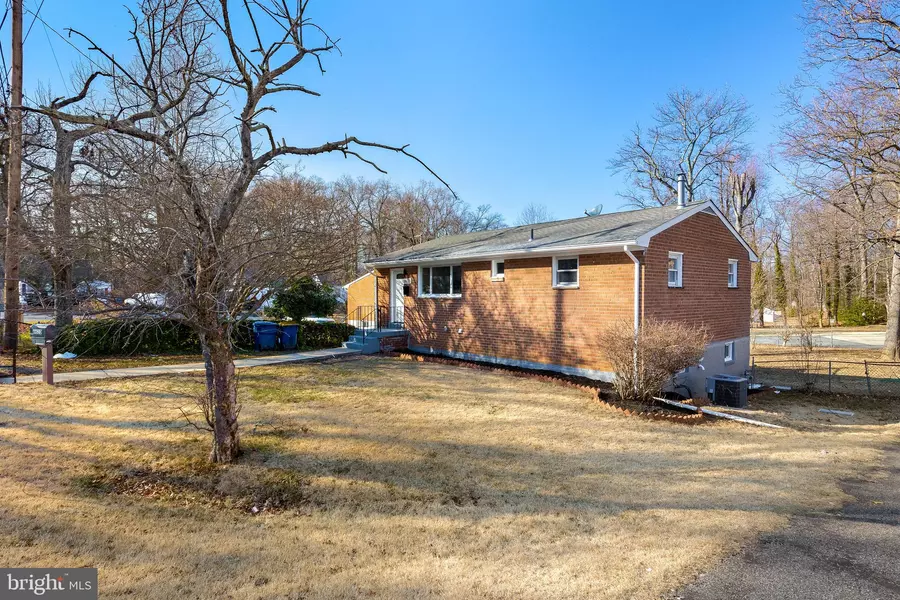 6620 PINE GROVE DR, Suitland, MD 20746