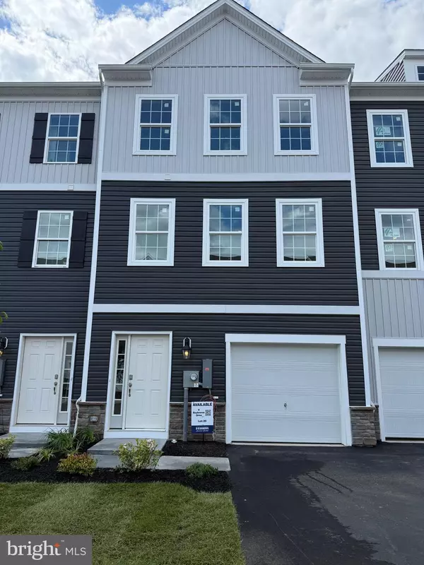 9 BAYBREEZE DR, Waretown, NJ 08758