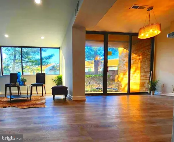 Alexandria, VA 22312,525 N ARMISTEAD ST #T2