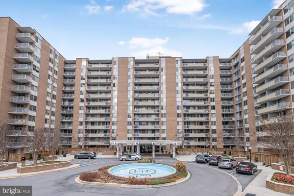 3001 VEAZEY TERR NW #401, Washington, DC 20008