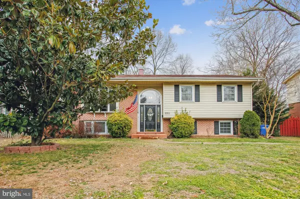 8313 FORT HUNT RD, Alexandria, VA 22308