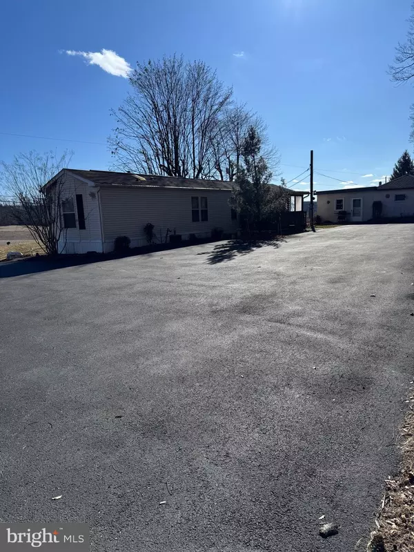 Pine Grove, PA 17963,835 DETURKSVILLE RD