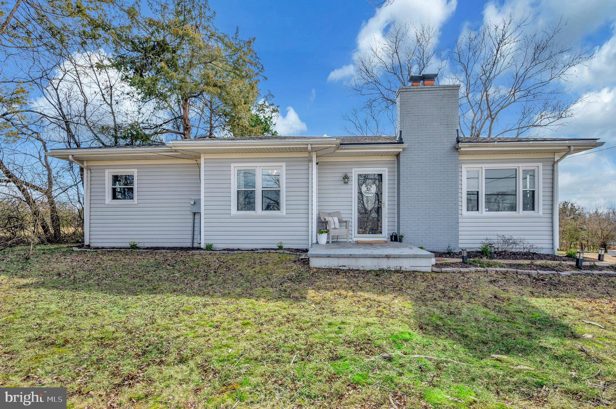 522 WHITE OAK RD, Fredericksburg, VA 22405