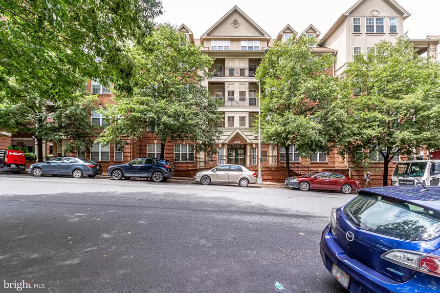 1320 N WAYNE ST #205, Arlington, VA 22201