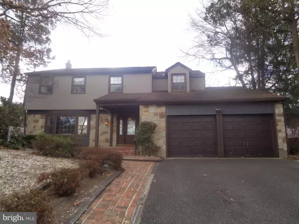 7 FOREST HILL DR, Cherry Hill, NJ 08003