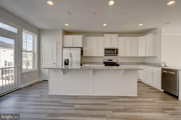 Laurel, MD 20707,1023 FLESTER LN