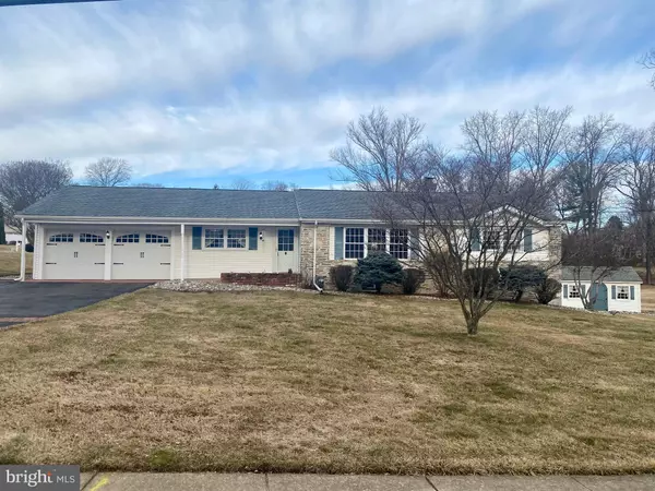 3888 BUXMONT RD, Huntingdon Valley, PA 19006