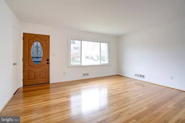 Lanham, MD 20706,7535 NEWBERRY LN