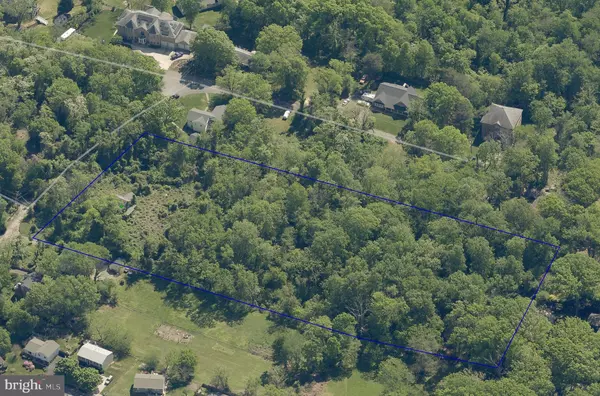 Alexandria, VA 22312,4214 PINE LANE