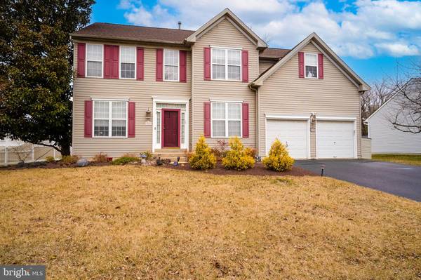 10 PEMBERTON LN, East Windsor, NJ 08520